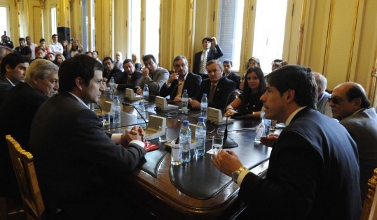 firma convenio Abal medina y Mussi.jpg