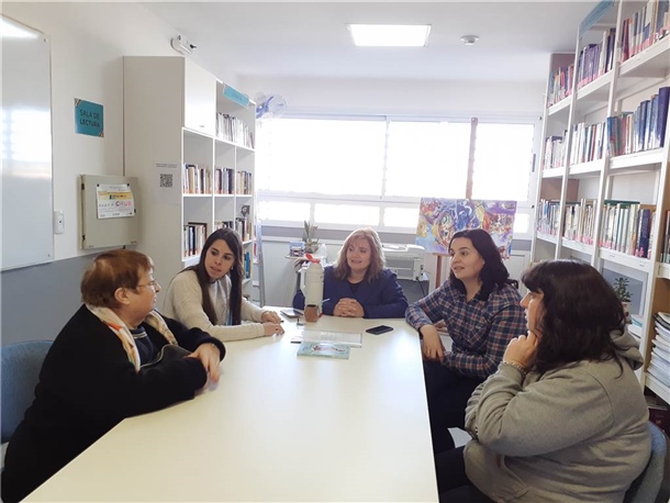 LIBROS A LA BIBLIOTECA ALCIRA CABRERA