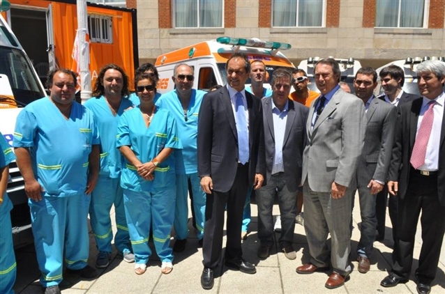 Scioli Collia y equipo de salud.JPG