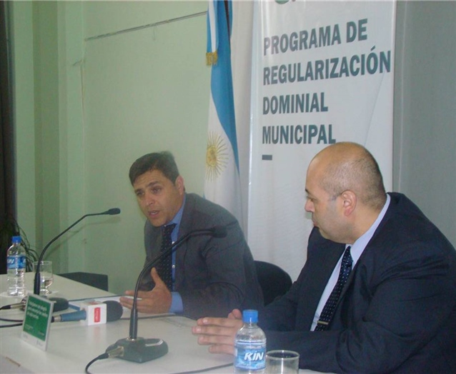 Entrega de Bien de Familia 01.JPG