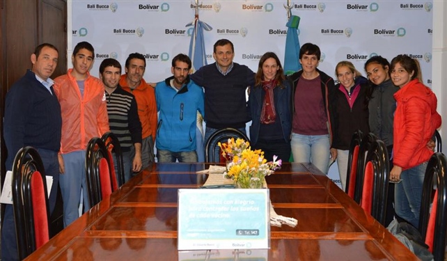EL INTENDENTE ENTREGÓ PREMIOS A LOS ATLETAS LOCALES