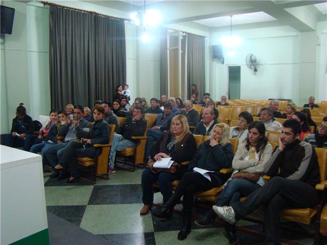 Firma de convenio Las Flores 02.JPG