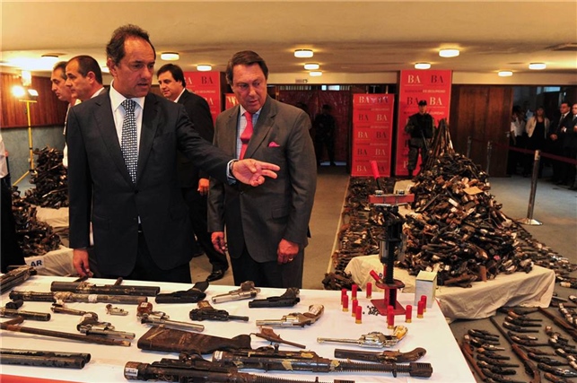 Scioli- Armas.jpg