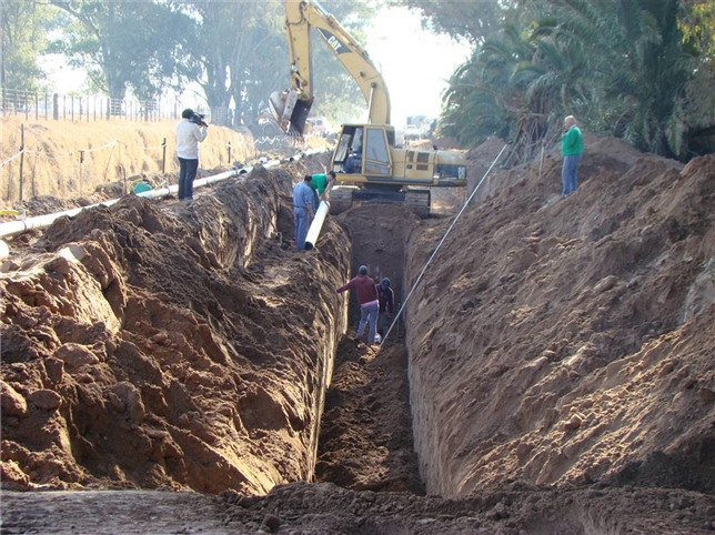 Avanza la obra de red cloacal.JPG