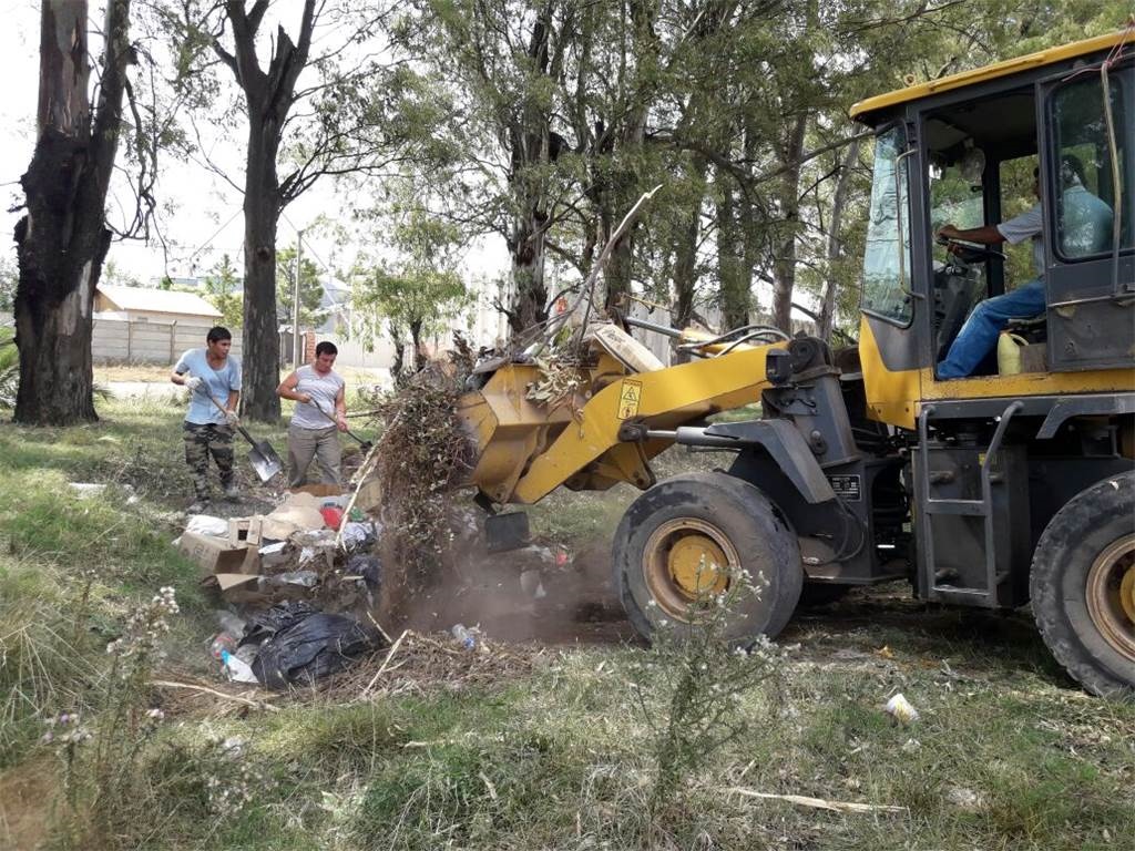 TRABAJOS DE LIMPIEZA EN LOS BARRIOS 02