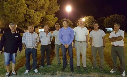 cambio de luminarias en la plaza Roca de Urdampilleta 02