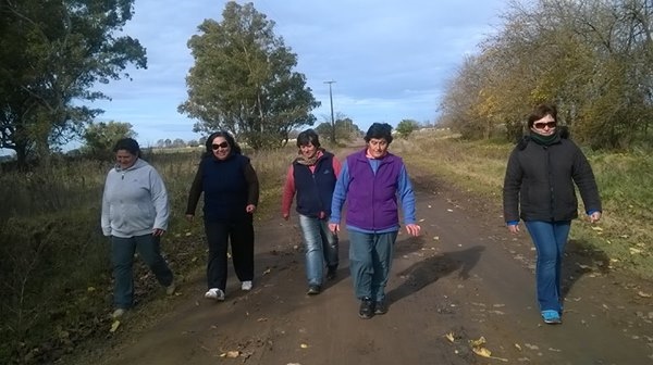 caminatas saludables en barrio Pompeya 01