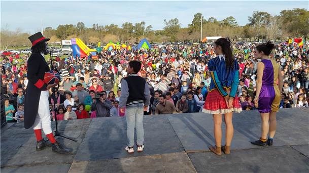FESTEJO DEL DÍA DEL NIÑO EN EL PARQUE LAS ACOLLARADAS