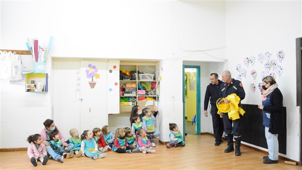 BOMBEROS EN EL JARDIN (3)