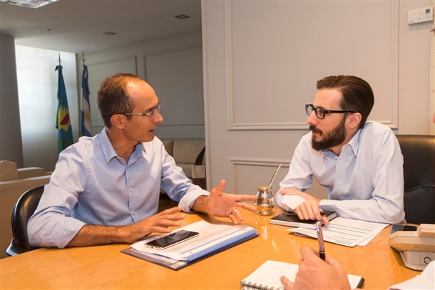 Agustín Simone e Intendente Pisano