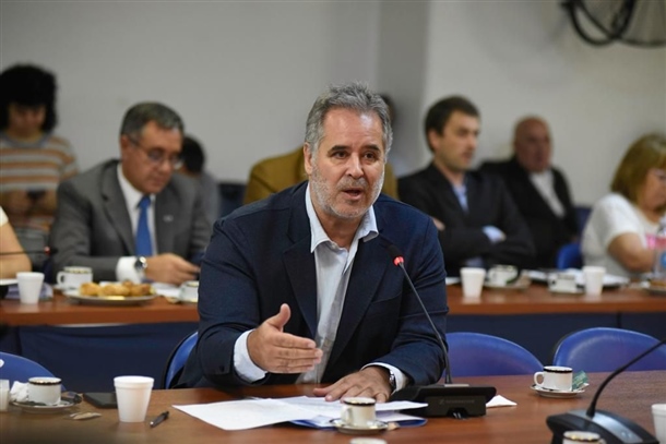 DIPUTADO TOPO RODRIGUEZ 02