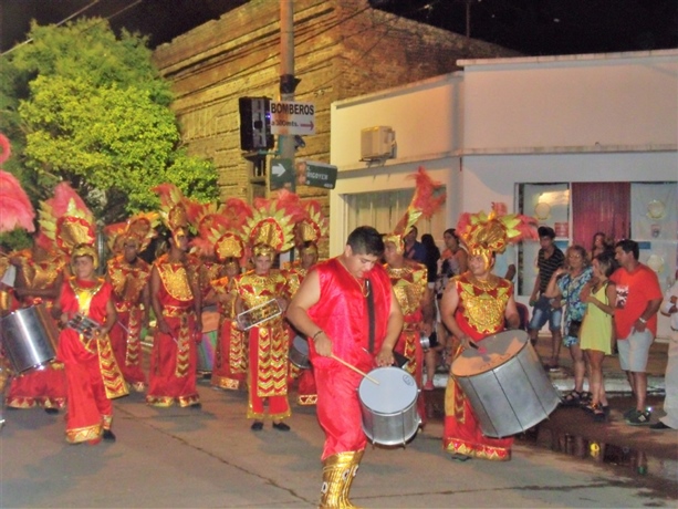 URDAMPILLETA TIENE SU FIESTA DE CARNAVAL
