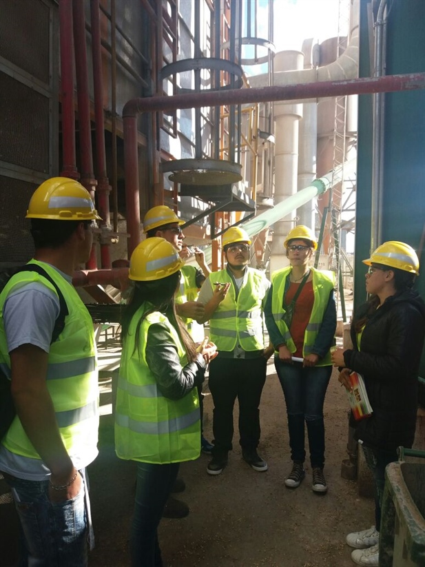 ALUMNOS DEL CURSO DE INTRODUCCIÓN AL TRABAJO VISITARON CARGILL EN IBARRA 02