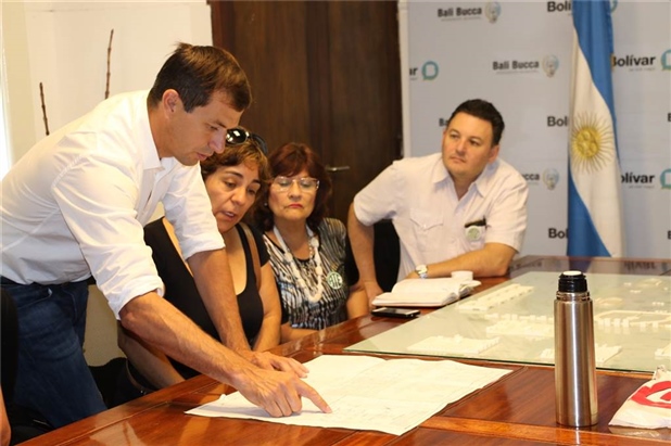 BUCCA SE REUNIÓ CON LOS SINDICATOS POR EL PROGRAMA LOTES CON SERVICIO 02