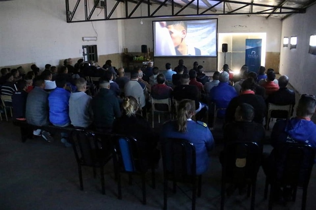 CINE EN EL PENAL 02