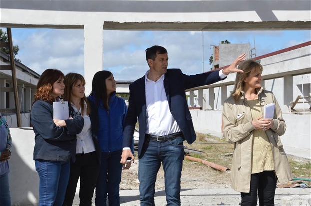 recorrieron la obra del Centro Regional Universitario