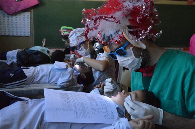 El intendente presente en el inicio de la I Jornada de Atención Primaria de Salud Bucal Infantil 01