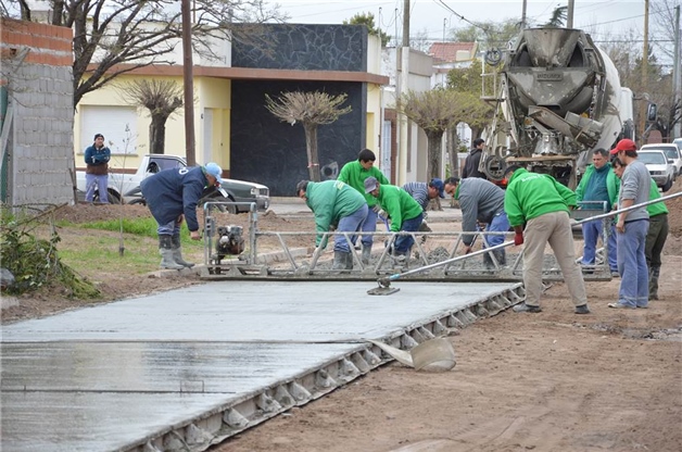 Intendente volvió a sus funciones y recorrió Pavimento Continuo en Los Tilos