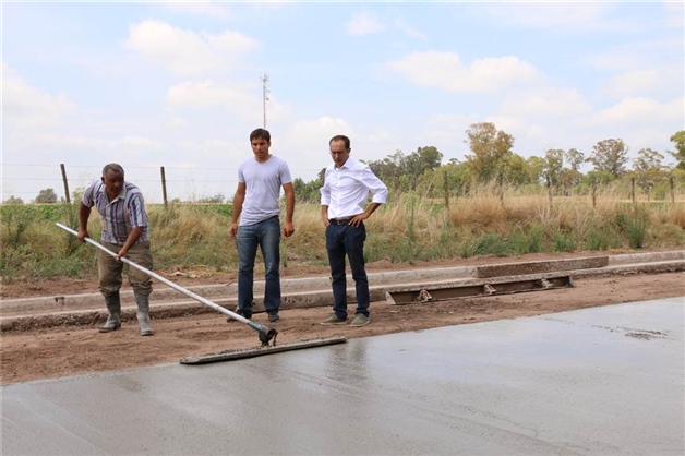 MARCOS PISANO RECORRIÓ LA OBRA DE PAVIMENTO EN PIROVANO 01