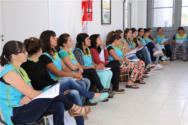 MARYTA BERENGUER BRINDÓ UNA CAPACITACIÓN PARA DOCENTES DEL JARDÍN 02