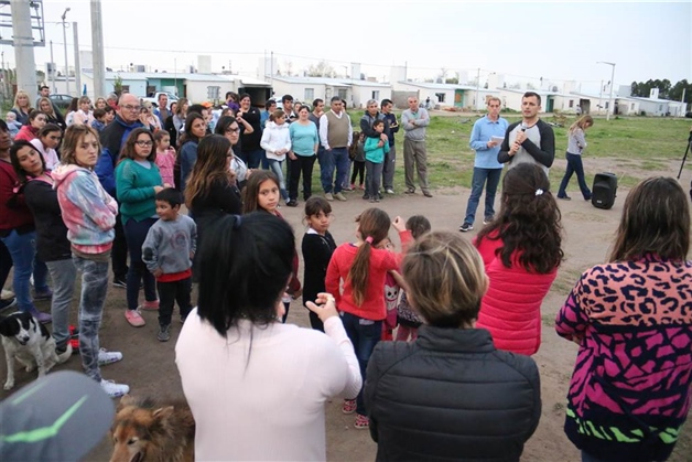 BUCCA ANUNCIÓ QUE SE CONSTRUIRÁ LA PLAZA DEL BARRIO LOS ZORZALES NUEVO 02