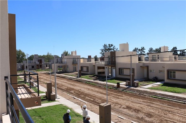 INTENDENTE RECORRIÓ EL DESARROLLO URBANISTICO 02