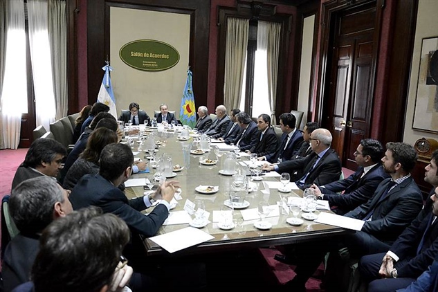FERRARI Y GARAVANO CONCRETARON ACCIONES DE POLÍTICAS 01