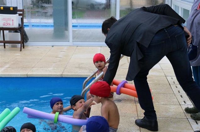 INTENDENTE PARTICIPÓ DEL INICIO DE ACTIVIDADES pileta 2