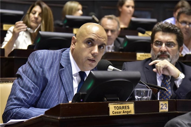 Diputado César Torres