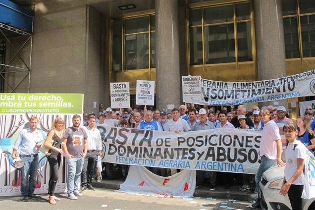 Denuncia Monsanto