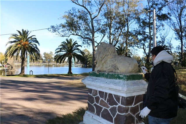 EL INDIO Y EL LEÓN 02