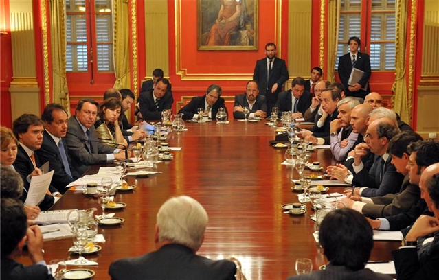 Intendentes - desendeudamiento.jpg