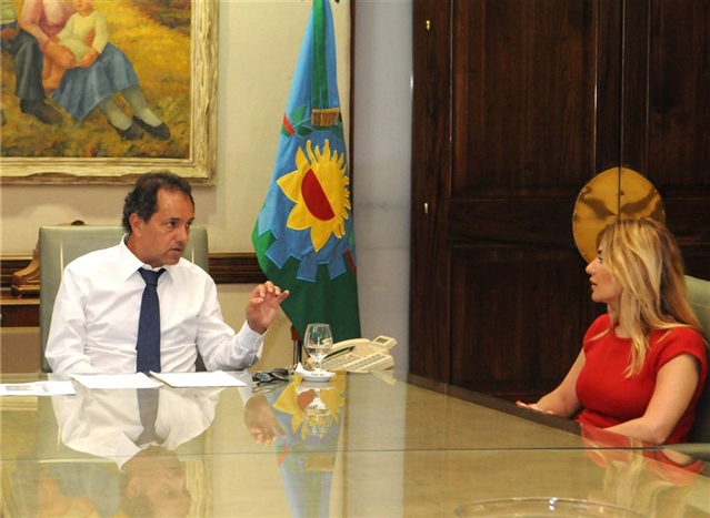 Scioli Nora De Lucia.jpg