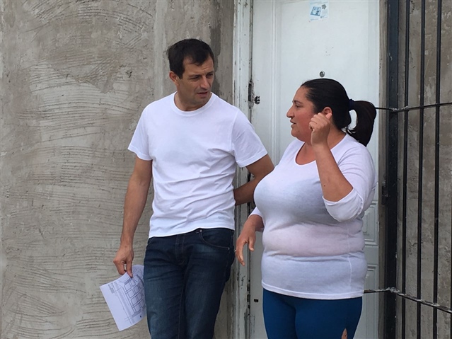 INTENDENTE CAMINÓ VILLA DIAMANTE Y DIALOGÓ CON LOS VECINOS 02