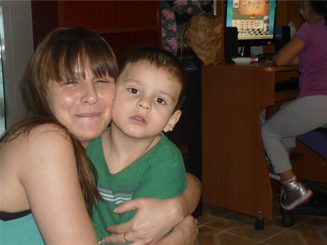 León y su mamá post implante.JPG