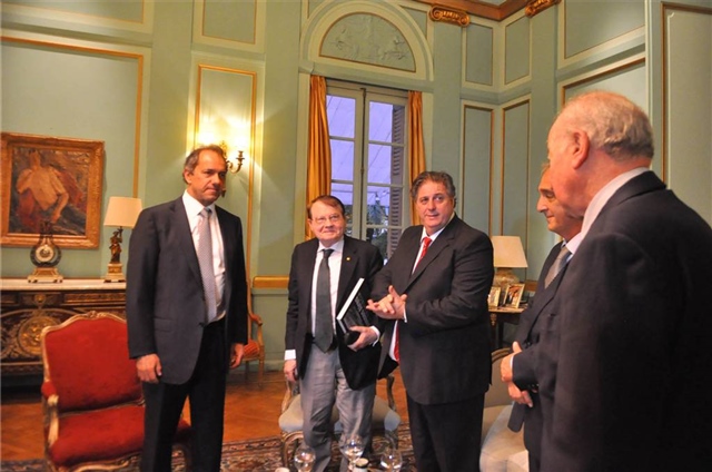 Collia Scioli Nobel 01.jpg