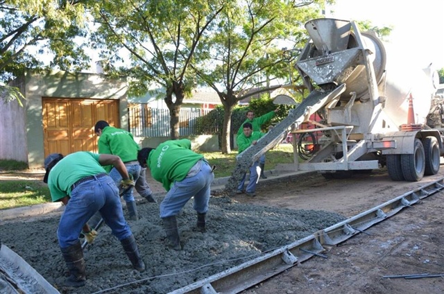 PAVIMENTO CONTINUO EN BARRIO SOLIDARIDAD 02