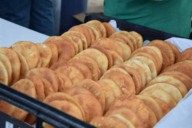 Día del Amigo con 8000 Tortas Fritas 02