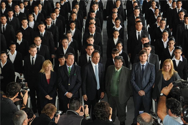 SCIOLI - POLICIA - TRES DE FEBRERO.jpg