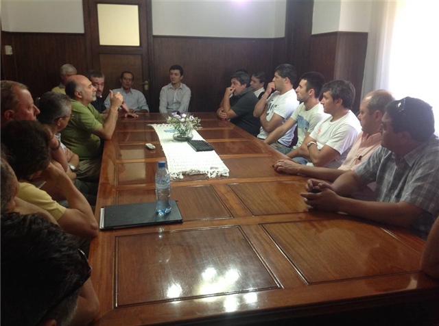 REUNIÓN CON COMERIANTES.JPG