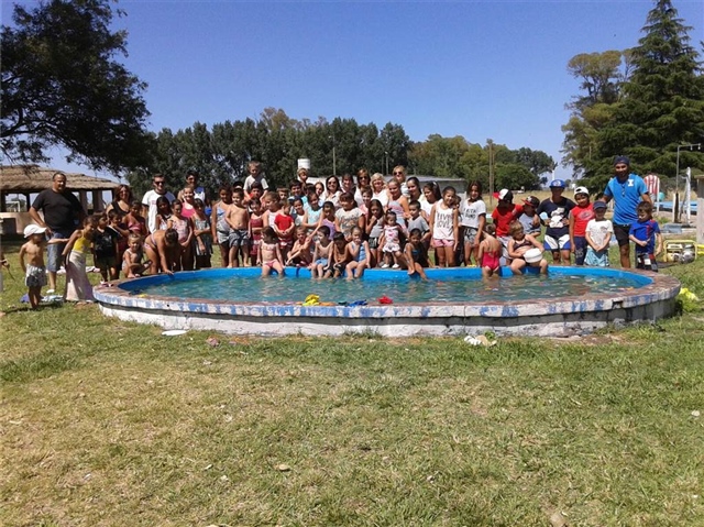 CONSEJO ESCOLAR VISITÓ LAS ESCUELAS DE VERANO DE URDAMPILLETA Y PIROVANO 02
