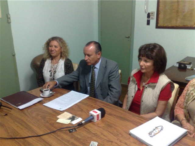 Conf. de Prensa Concejales UCR 02