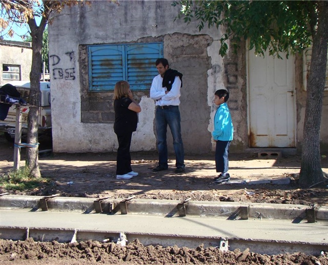 Cordón cuneta Latino 02.JPG