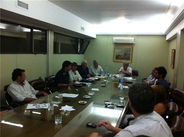 Camara reunion comisario 01.jpg
