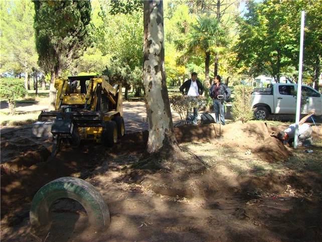 ILUMINARIA PARRILLAS DEL PARQUE.JPG