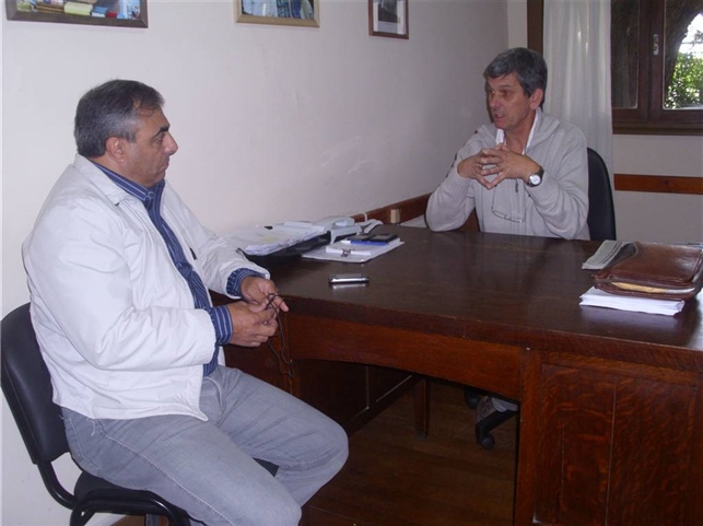 Salomón se reunió con autoridades municipales de Azul. 02.JPG
