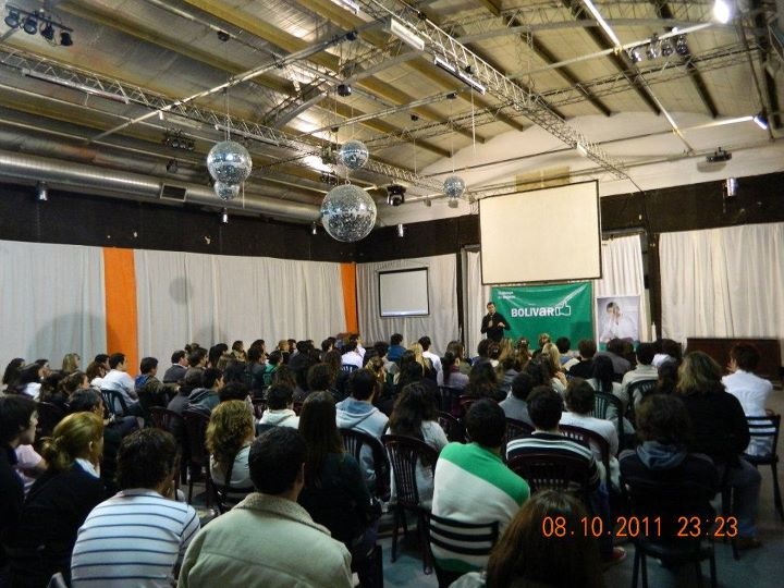 Bali jovenes